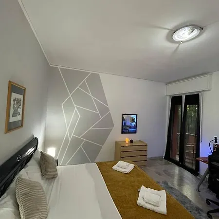 Гостевой дом Arena Maroncelli Room2 *